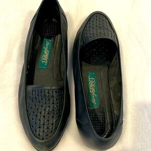 Easy Spirit Black Flats Comfortable Leather Loafers Size 8.5 Great Shape.
